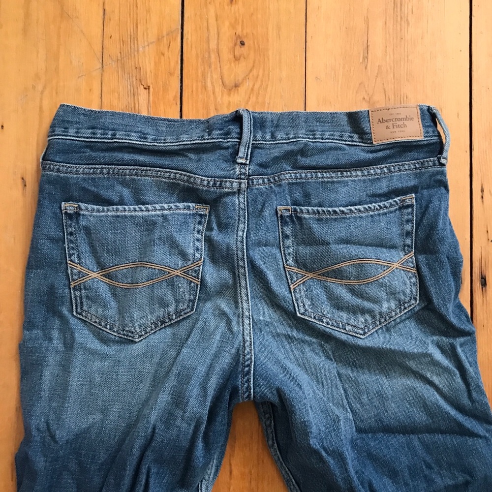Destroyed boyfriend jeans